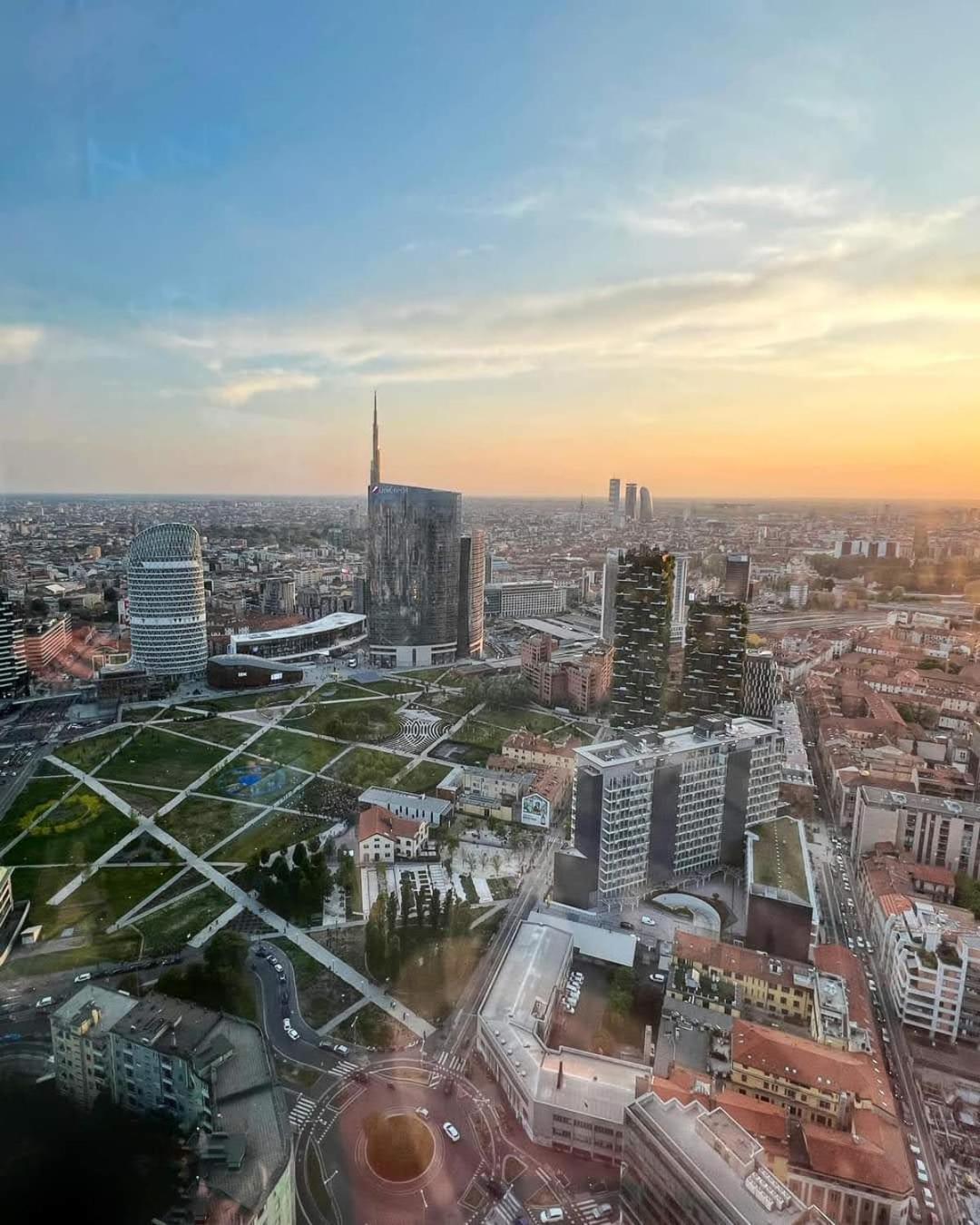 Milano Isola - Bright 2-Room Apartment With Balcony ภายนอก รูปภาพ
