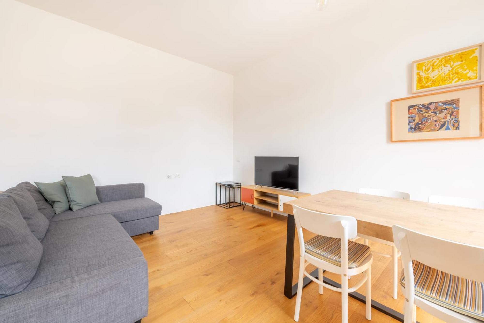 Milano Isola - Bright 2-Room Apartment With Balcony ภายนอก รูปภาพ